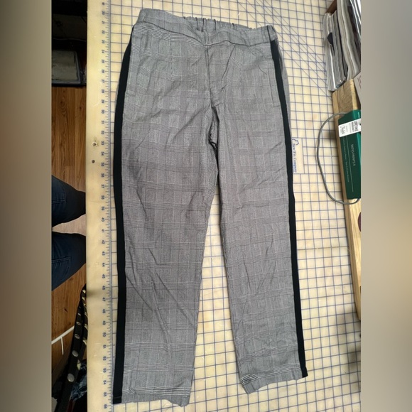 🔥VELVET BY GRAHAM & SPENCER new plaid black white tuxedo stretch ankle pants S - Picture 1 of 5